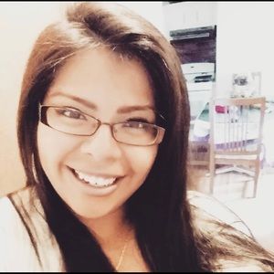 Meet your Posher, Sharonne